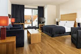 Apartment for rent for €3,450 per month in Hamburg, Carsten-Rehder-Straße