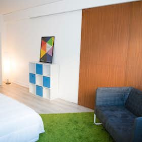 Private room for rent for €853 per month in Paris, Rue La Quintinie