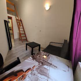 Private room for rent for HUF 109,033 per month in Budapest, Kis Stáció utca
