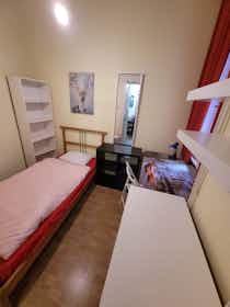 Private room for rent for €230 per month in Budapest, Kis Stáció utca