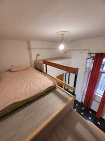 Приватна кімната за оренду для 108 511 HUF на місяць у Budapest, Kis Stáció utca