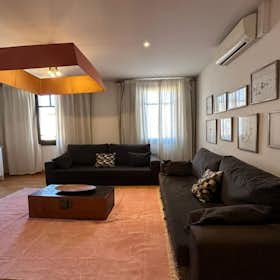 Apartment for rent for €2,680 per month in Barcelona, Carrer del Comte Borrell