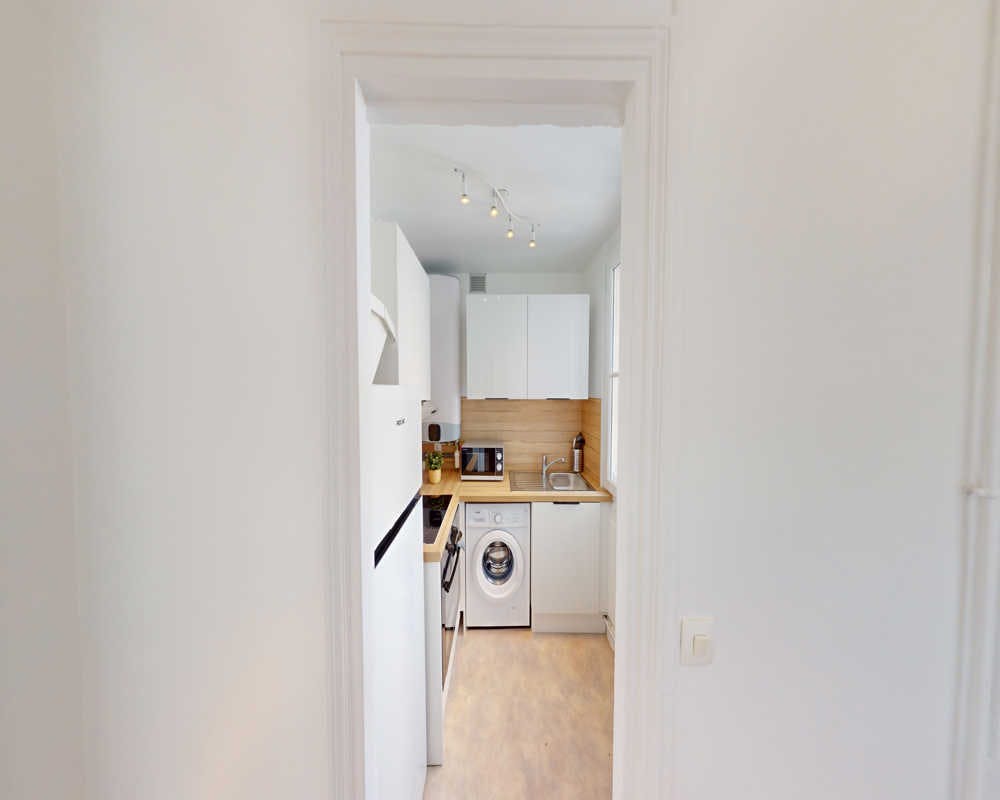 Private room for rent on Rue des Cloys, Paris - Vue 5