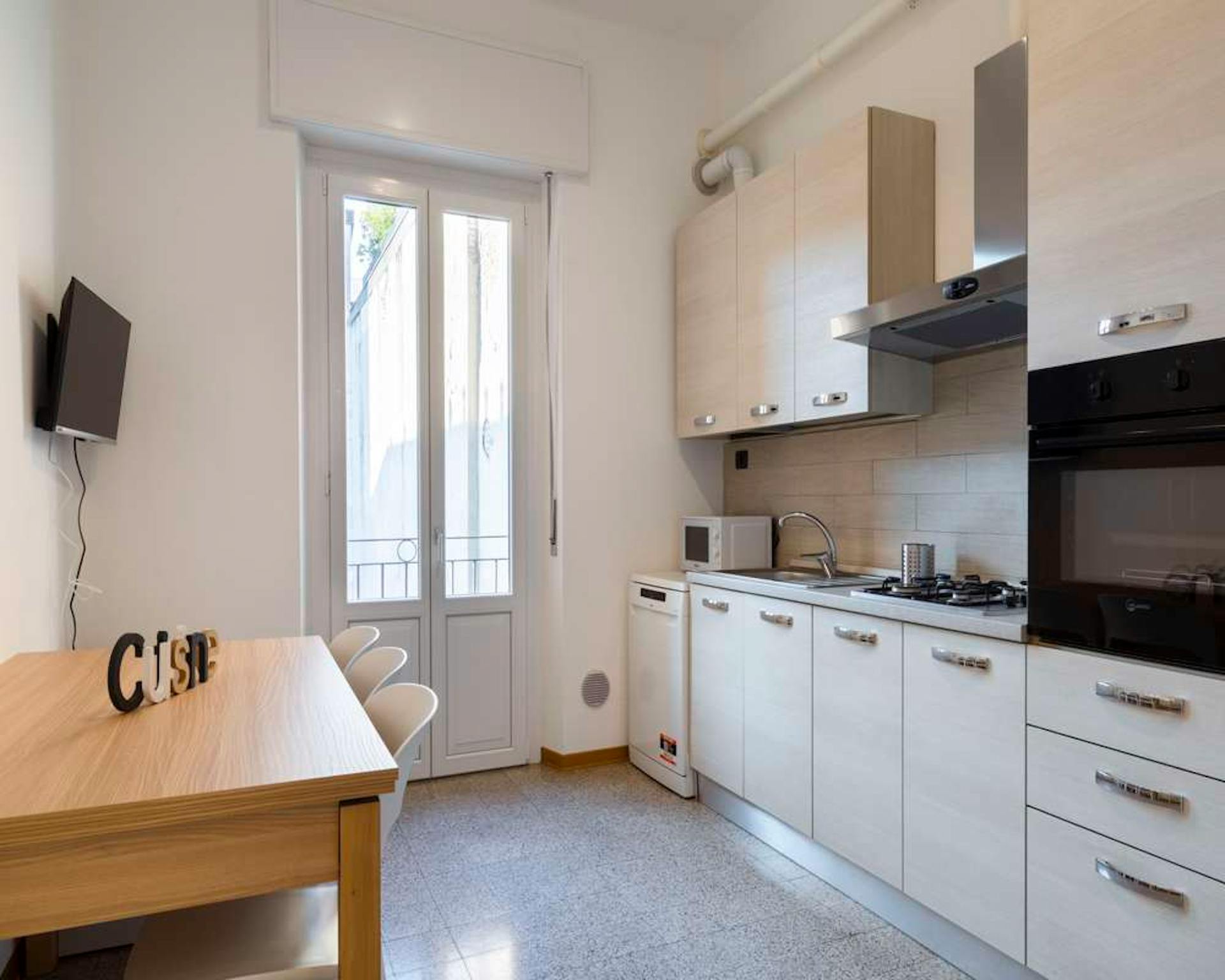 Via Carmagnola, Milan preview