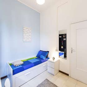 Private room for rent for €735 per month in Milan, Via Bartolomeo d'Alviano