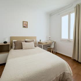 Private room for rent for €650 per month in Madrid, Calle de Numancia