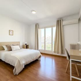 Private room for rent for €720 per month in Madrid, Calle de Numancia