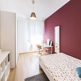 私人房间 正在以 €795 的月租出租，其位于 Milan, Via Gallarate