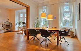Apartment for rent for €1,390 per month in Wuppertal, Friedrich-Engels-Allee