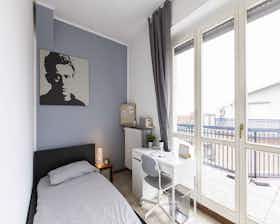 Privé kamer te huur voor € 495 per maand in Corsico, Via dei Mandorli