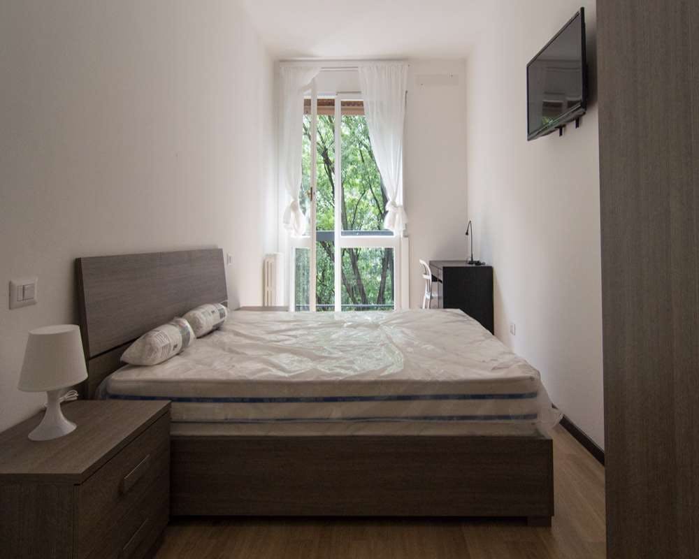 Via Francesco Reina, Milan