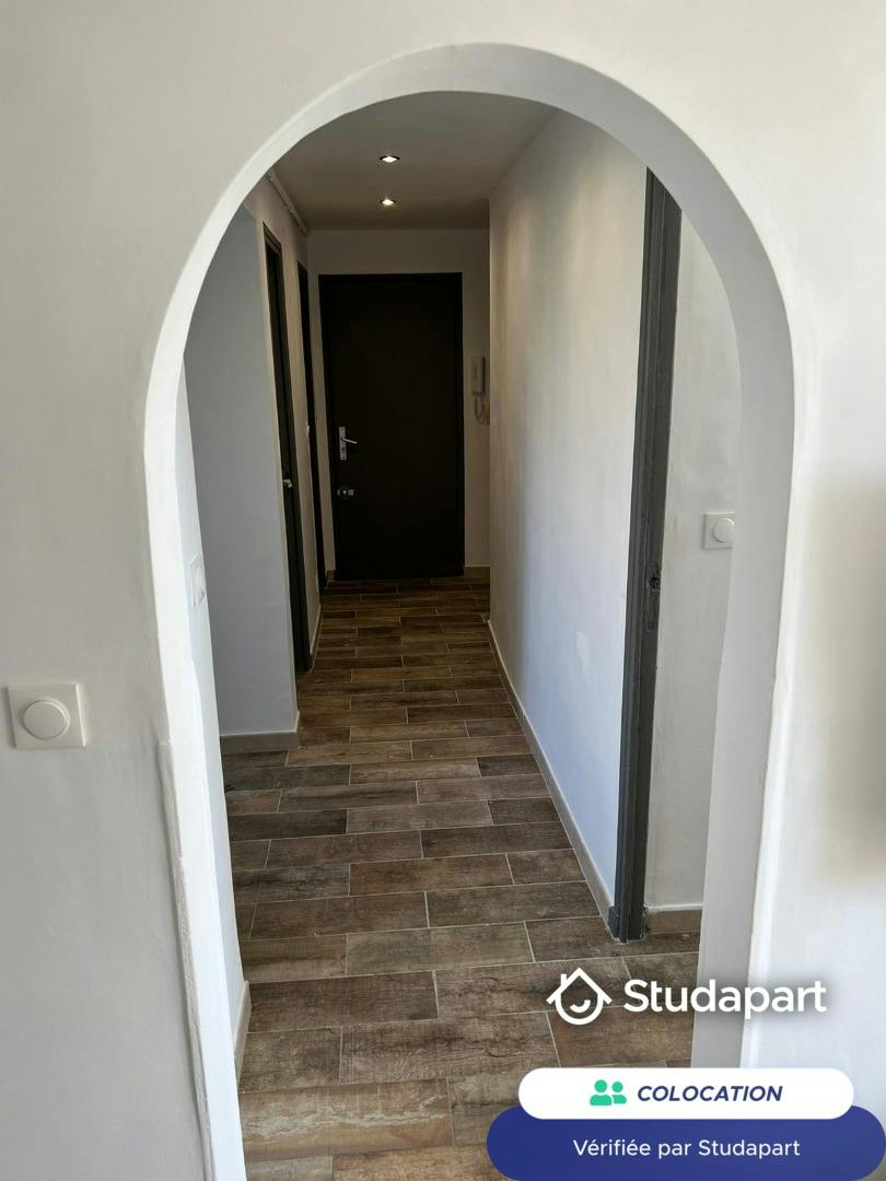 Private room for rent on Allée Vendémiaire, Marseille - Plus