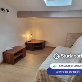 Квартира сдается в аренду за 630 € в месяц в Surgères, Rue Puibeillard