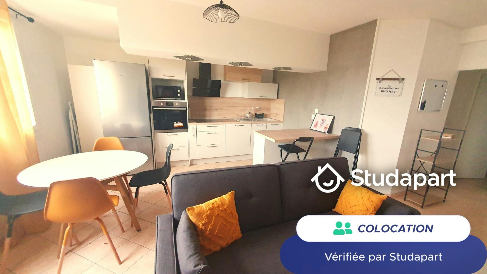 WG-Zimmer zu mieten für 440 € pro Monat in Sens, Rue Racine