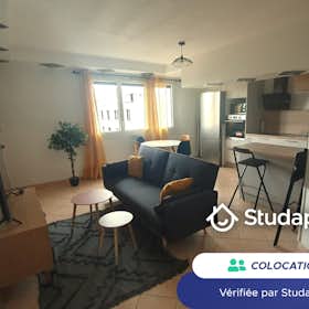 Privé kamer te huur voor € 430 per maand in Sens, Rue Racine