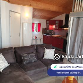Apartamento para alugar por € 720 por mês em La Rochelle, Rue du Moulin Rouge