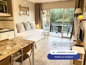 Apartament de închiriat pentru 740 EUR pe lună în Cannes, Avenue Pierre Semard