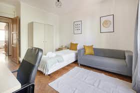 Appartement te huur voor € 550 per maand in Lisbon, Rua de Diogo do Couto