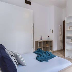 Private room for rent for €815 per month in Milan, Via Matteo Civitali