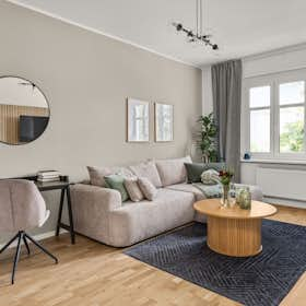 Apartment for rent for €1,500 per month in Berlin, Framstraße