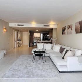 Apartament de închiriat pentru 2.300 EUR pe lună în Marbella, Calle Málaga
