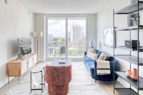 公寓 正在以 $4,452 的月租出租，其位于 Miami, SW 37th Ave