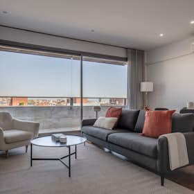 Apartment for rent for €2,778 per month in Barcelona, Carrer de Ricardo Villa