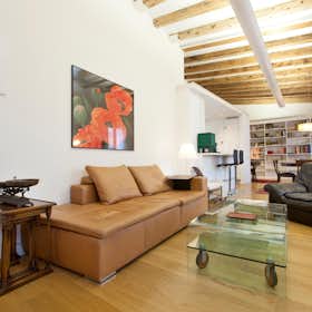 Apartment for rent for €1,995 per month in Barcelona, Carrer de la Portaferrissa