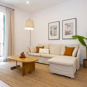 Apartment for rent for €2,295 per month in Barcelona, Carrer de Nàpols