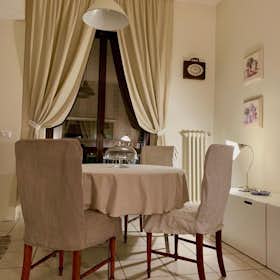 Mieszkanie do wynajęcia za 2000 € miesięcznie w mieście Milan, Via Luigi Ornato