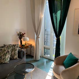 Apartment for rent for €1,800 per month in Milan, Via Raffaello Sanzio