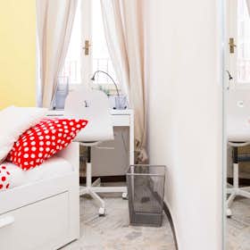 Private room for rent for €775 per month in Milan, Largo Cavalieri di Malta