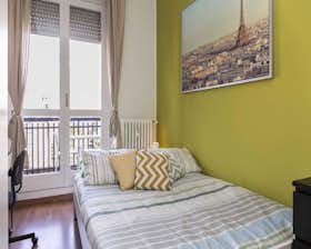 Private room for rent for €525 per month in Corsico, Via Filippo Brunelleschi