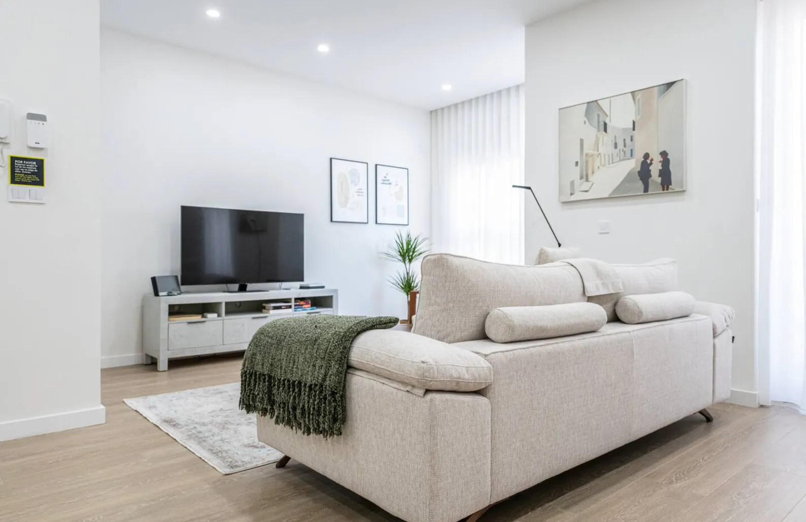 2-Bedroom Apartment in Calle Burriana, Valencia (1508904) ROOM 2