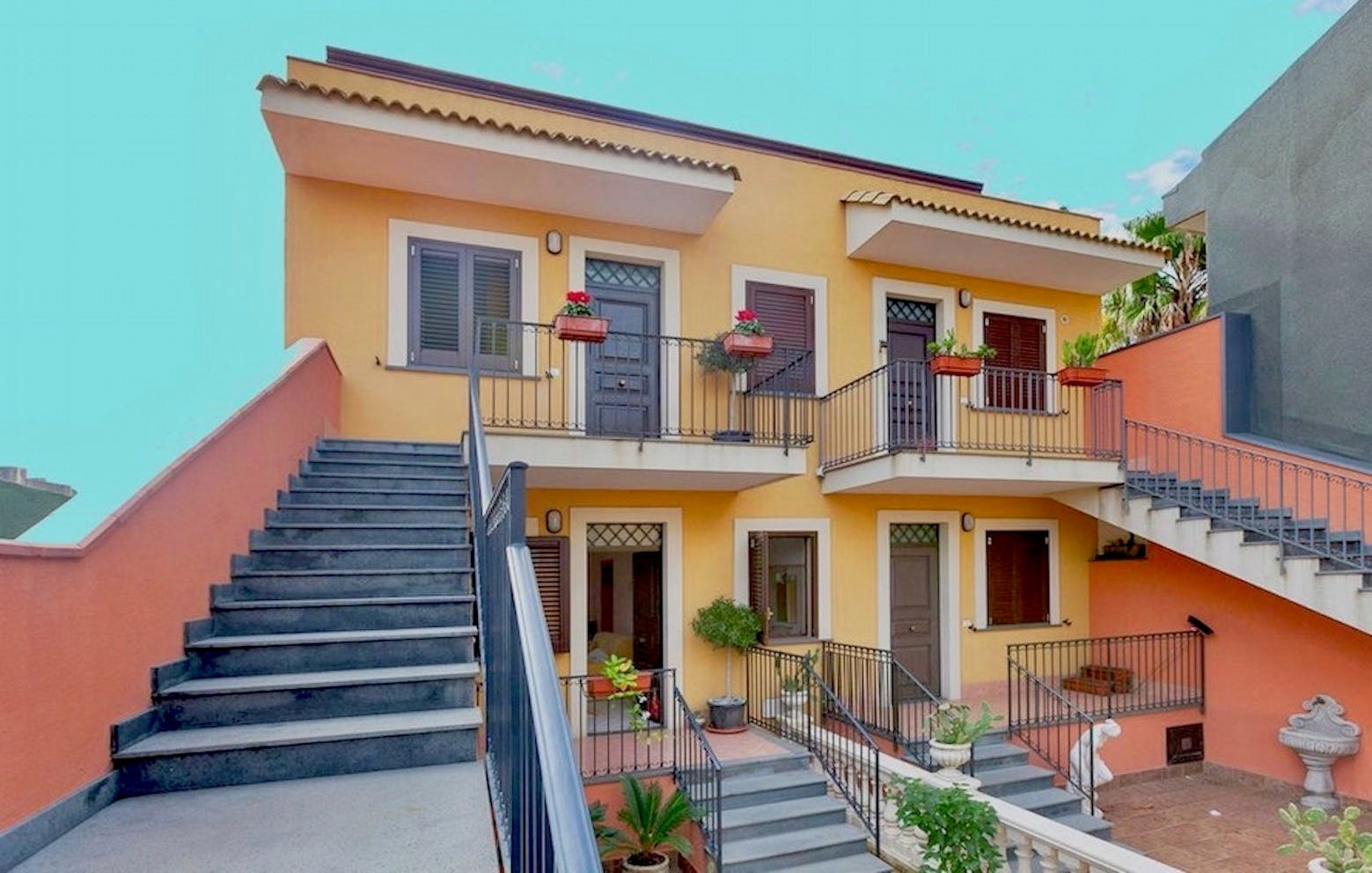 Appartement à louer pour 2 200 €/mois à Acireale, Via Torrisi
