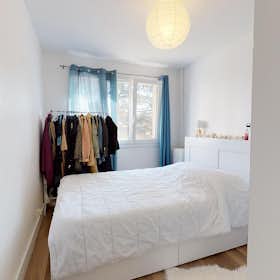Private room for rent for €485 per month in Villeurbanne, Boulevard Eugène Réguillon