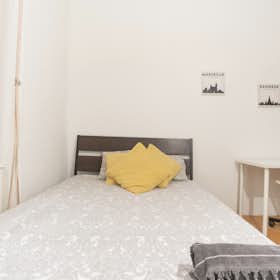 Private room for rent for HUF 157,775 per month in Budapest, Bródy Sándor utca