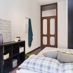 Private room for rent for €720 per month in Bologna, Viale Giovanni Vicini
