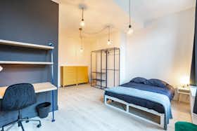 Отдельная комната сдается в аренду за 680 € в месяц в Mons, Rue d'Havré