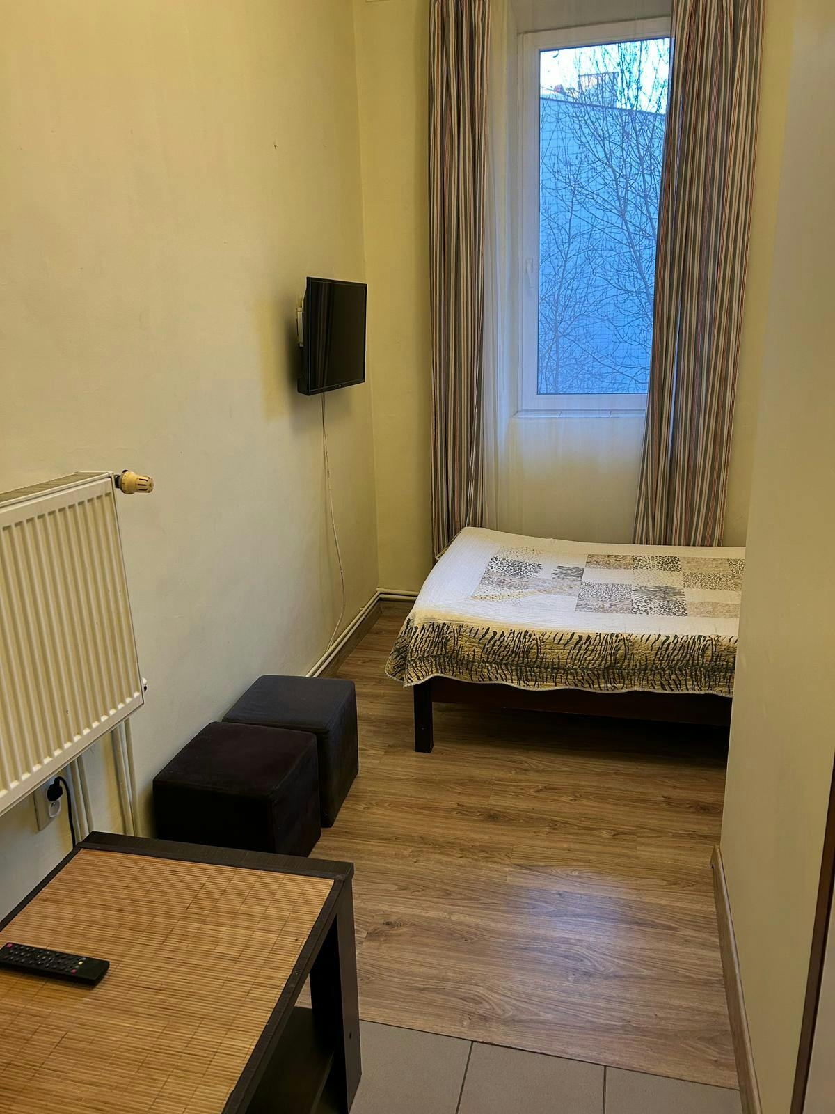 Kawalerka do wynajęcia za 2180 zł miesięcznie w mieście Kraków, ulica Topolowa