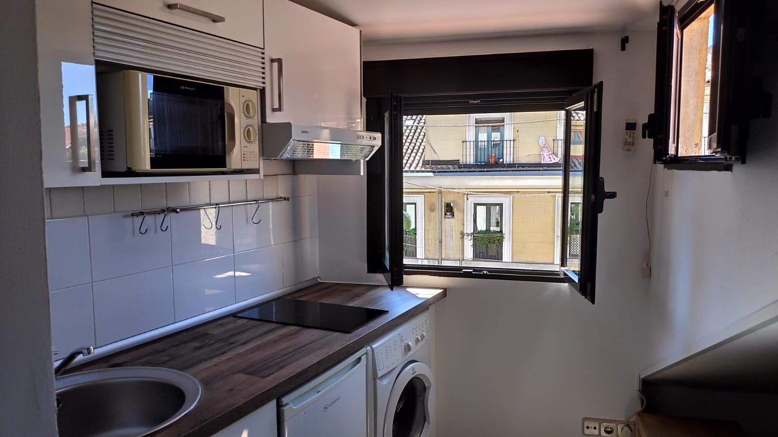 Calle de la Villa, Madrid preview