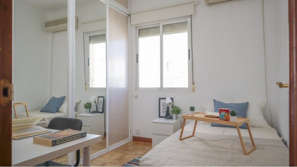 Calle de la Virgen del Castañar, Madrid preview