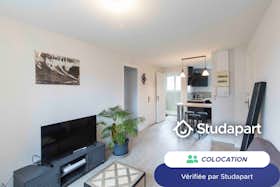 Отдельная комната сдается в аренду за 350 € в месяц в Tarbes, Avenue Aristide Briand