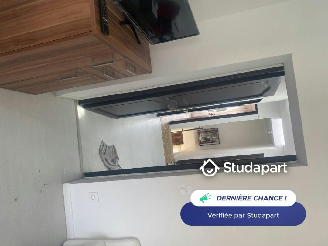 Private room for rent on Rue du Tondu, Bordeaux - Plus
