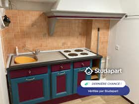Appartement te huur voor € 580 per maand in Toulon, Rue Sidi Brahim