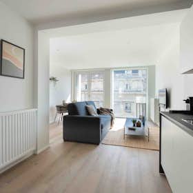 Appartement te huur voor € 2.200 per maand in Brussels, Boulevard Émile Jacqmain