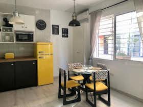 Gedeelde kamer te huur voor € 150 per maand in Málaga, Calle Juan Antonio Delgado López