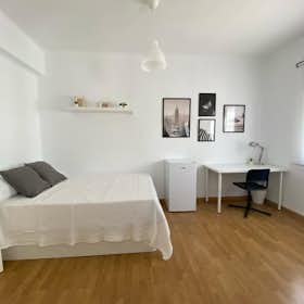 WG-Zimmer for rent for 650 € per month in Sevilla, Calle Guadalimar