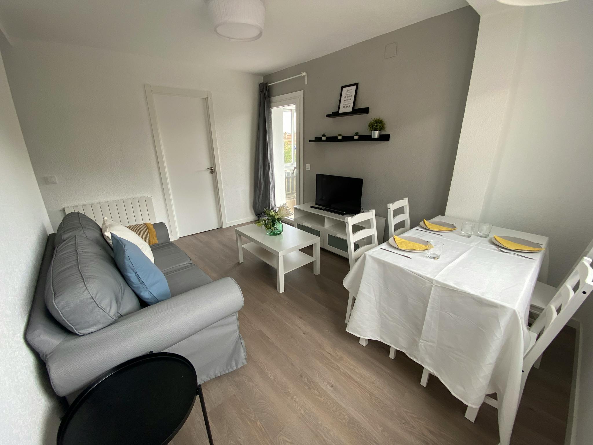 Calle de Calahorra, Madrid preview