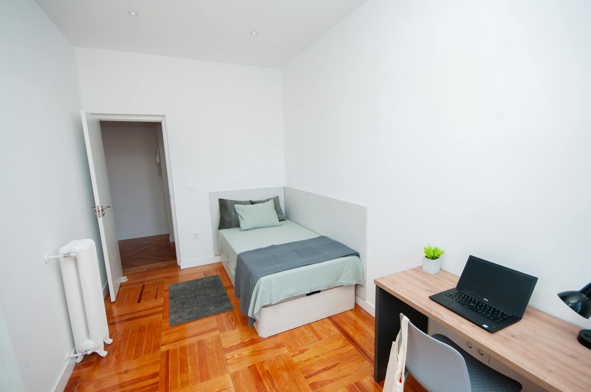 Calle Blanca de Navarra, Madrid preview